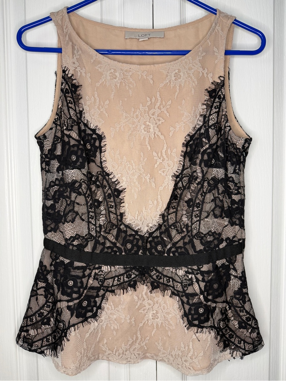 LOFT Size 2 Black Lace Peplum Blouse Nude Lined Sleeveless Bow Back Top - Picture 2 of 8